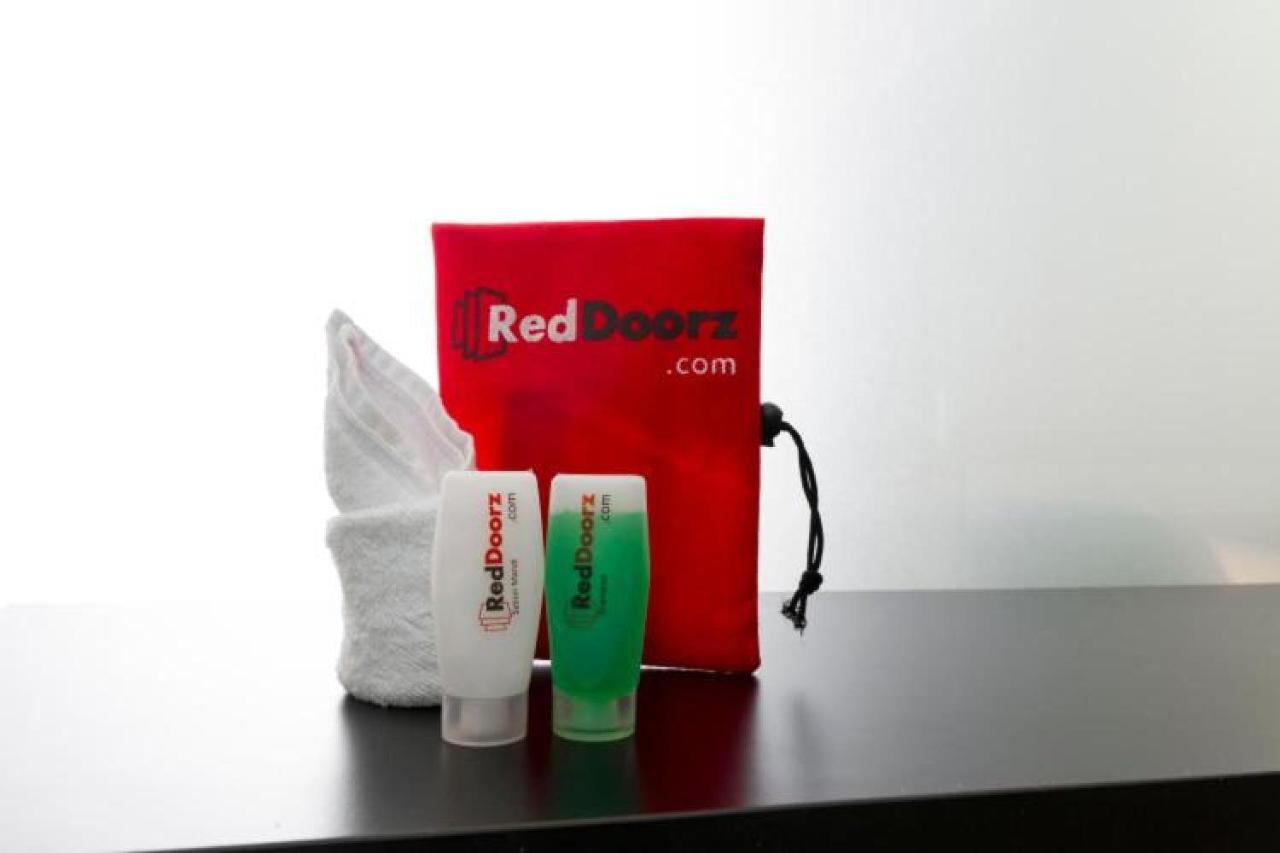 Reddoorz @ Genteng 泗水 外观 照片